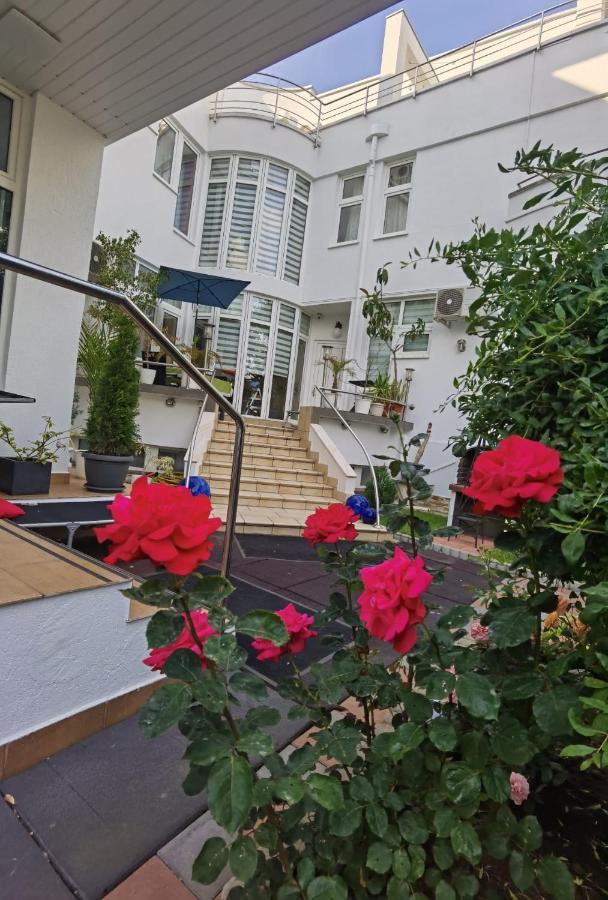 Отель Fitness House With Garden Констанца Экстерьер фото