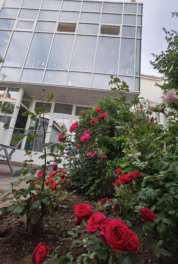 Отель Fitness House With Garden Констанца Экстерьер фото