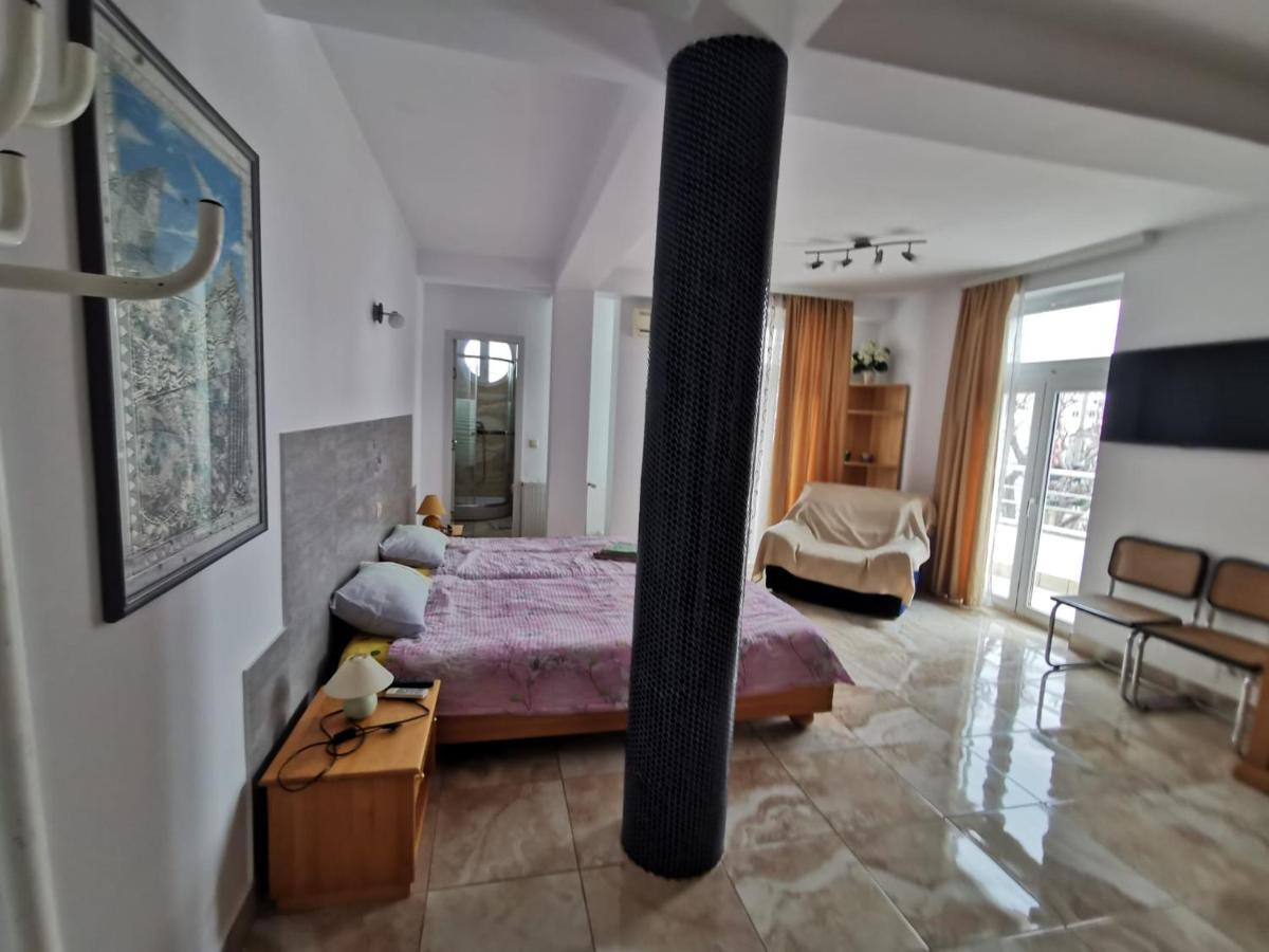 Отель Fitness House With Garden Констанца Экстерьер фото
