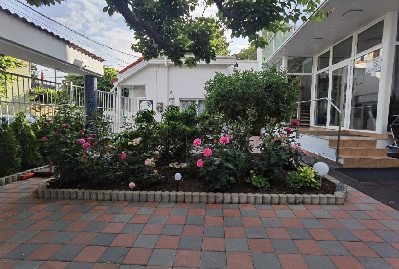 Отель Fitness House With Garden Констанца Экстерьер фото